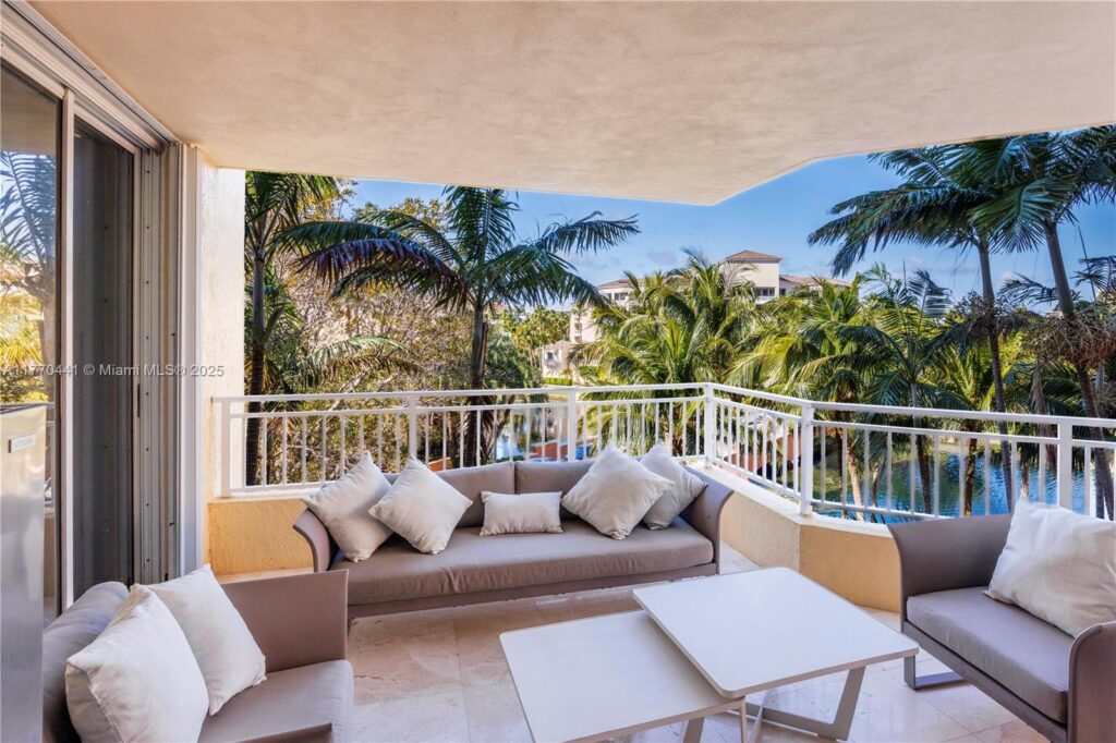 765 Crandon Blvd # 307, Key Biscayne FL 33149
