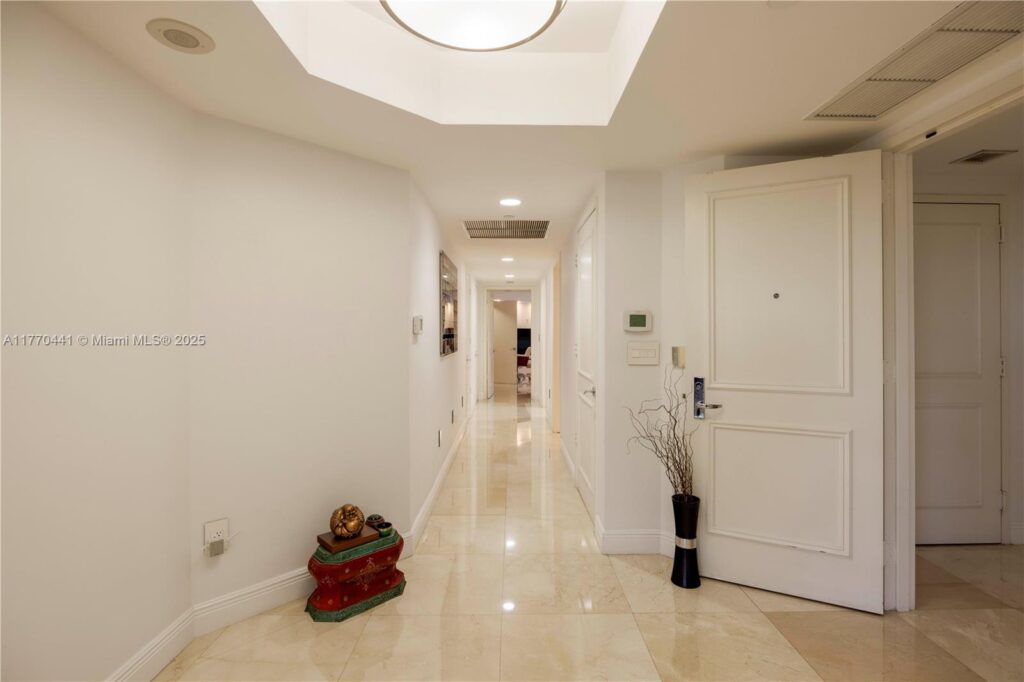 765 Crandon Blvd # 307, Key Biscayne FL 33149