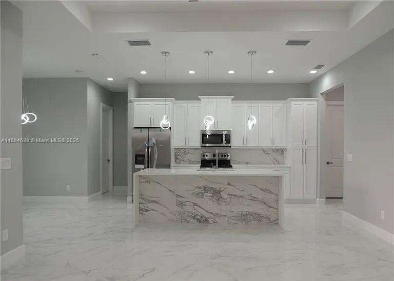 2011 NW 10 PL, Cape Coral FL 33993