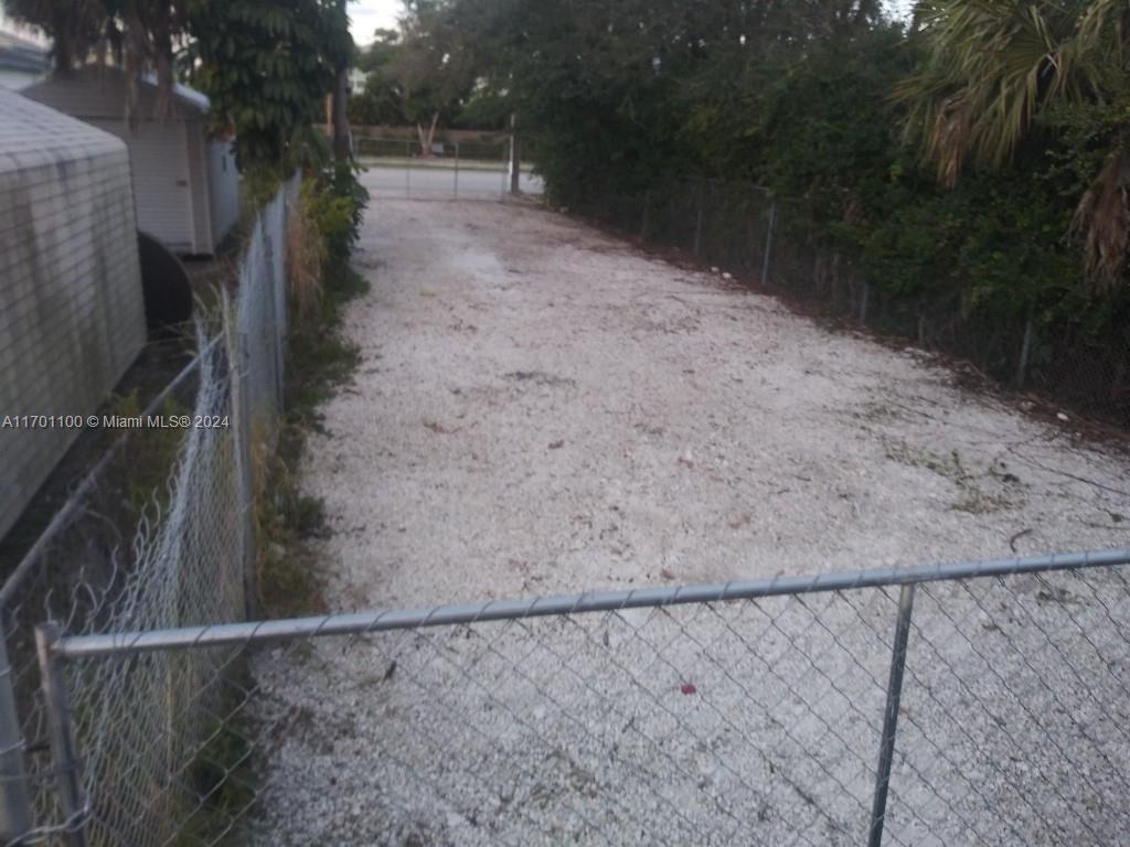 Pembroke Rd, West Park FL 33023
