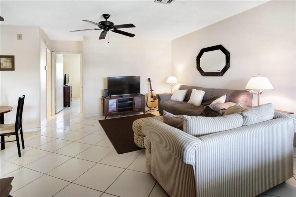 2100 NE 38th Street # 222, Lighthouse Point FL 33064