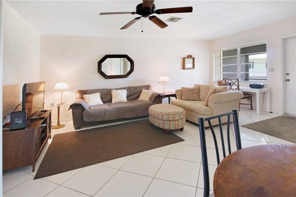 2100 NE 38th Street # 222, Lighthouse Point FL 33064