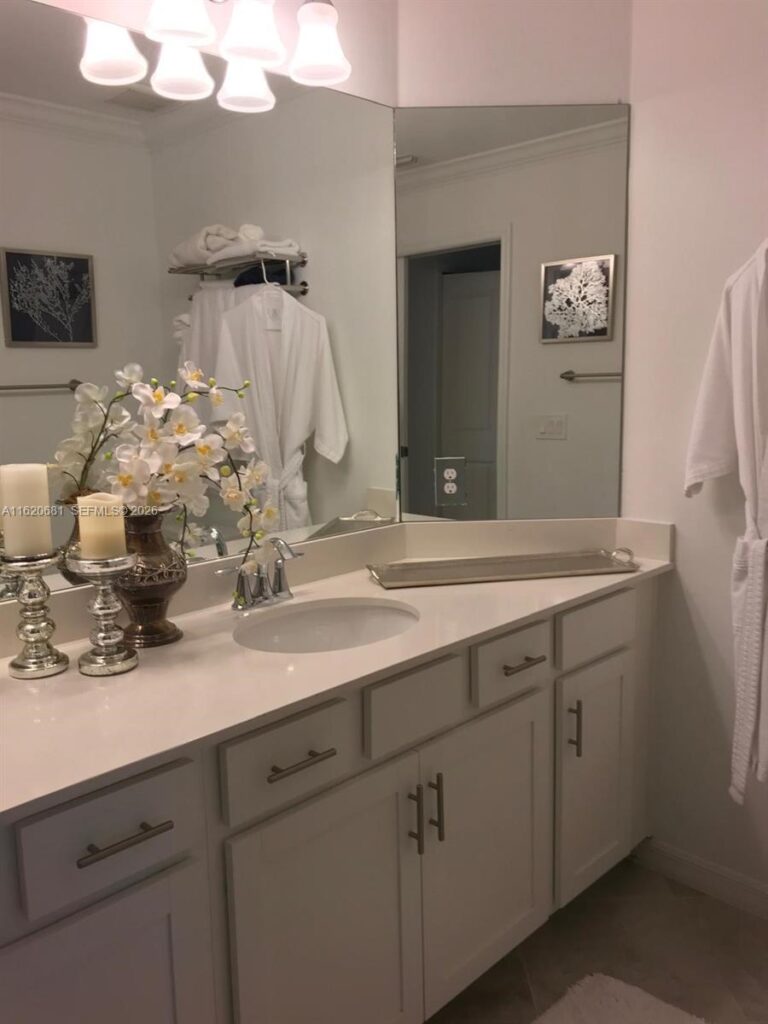 6070 National Blvd # 215, Ave Maria FL 34142