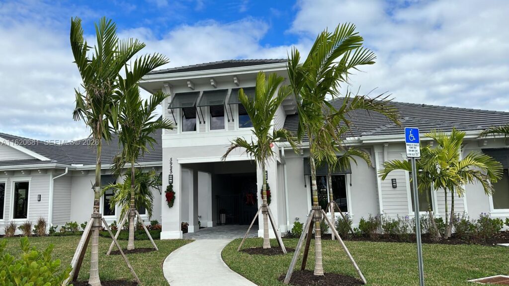 6070 National Blvd # 215, Ave Maria FL 34142