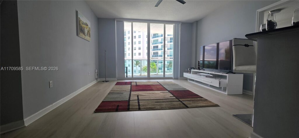 7900 Harbor Island Dr # 806, North Bay Village FL 33141