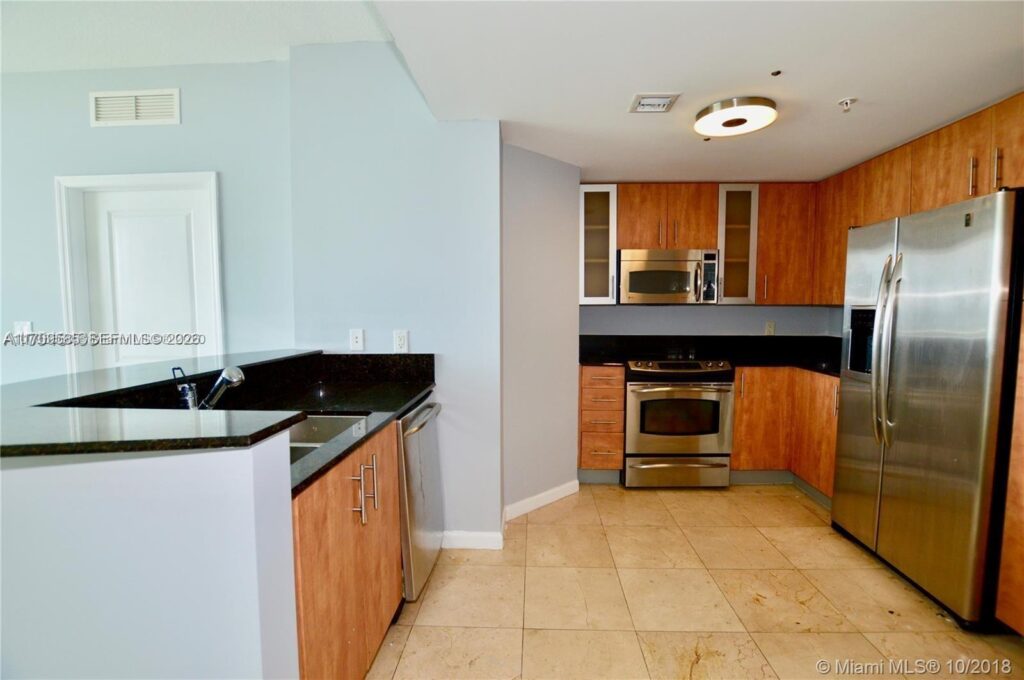 7900 Harbor Island Dr # 806, North Bay Village FL 33141