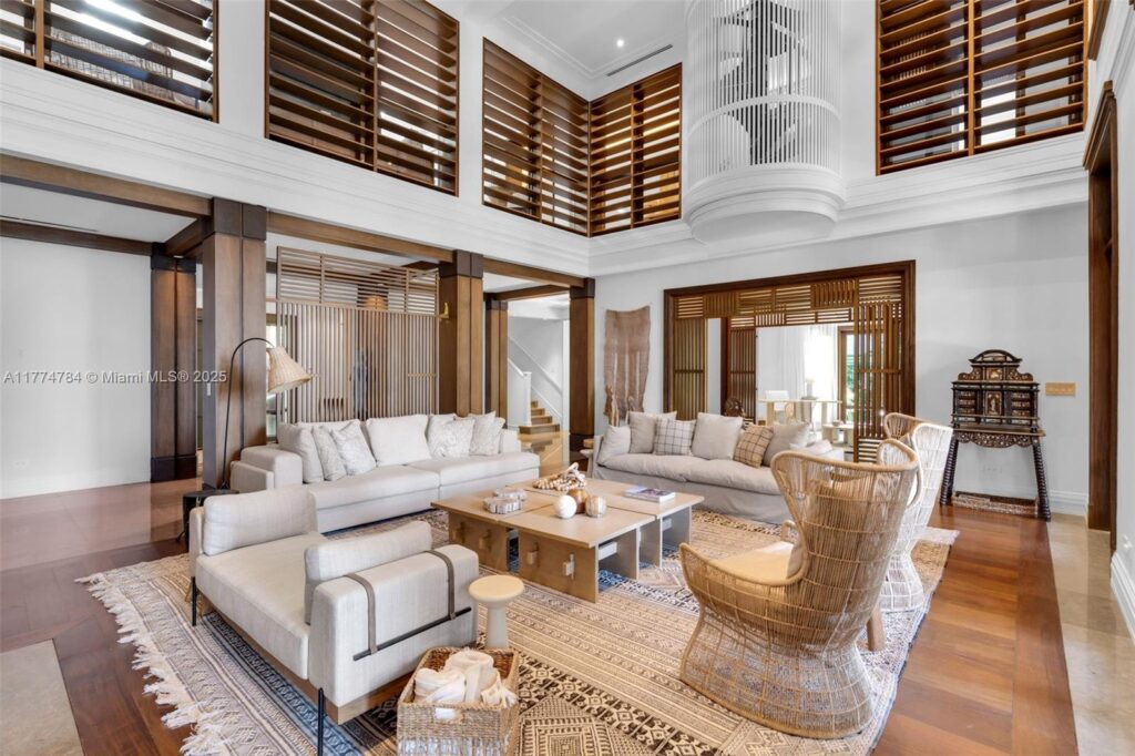 9 Harbor Pt, Key Biscayne FL 33149