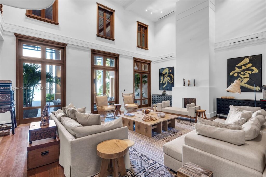 9 Harbor Pt, Key Biscayne FL 33149