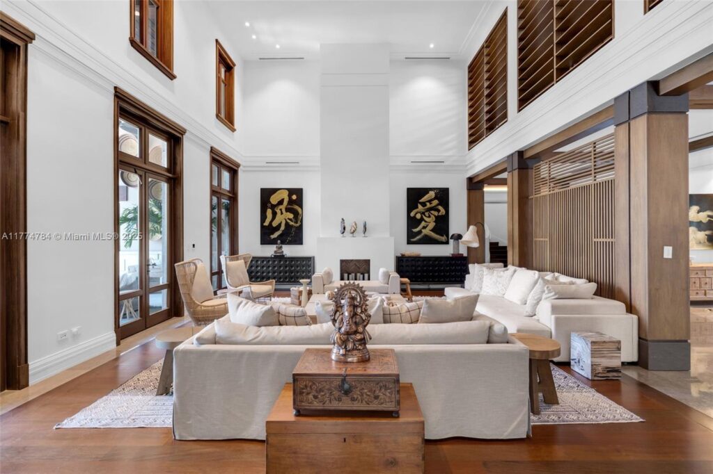 9 Harbor Pt, Key Biscayne FL 33149