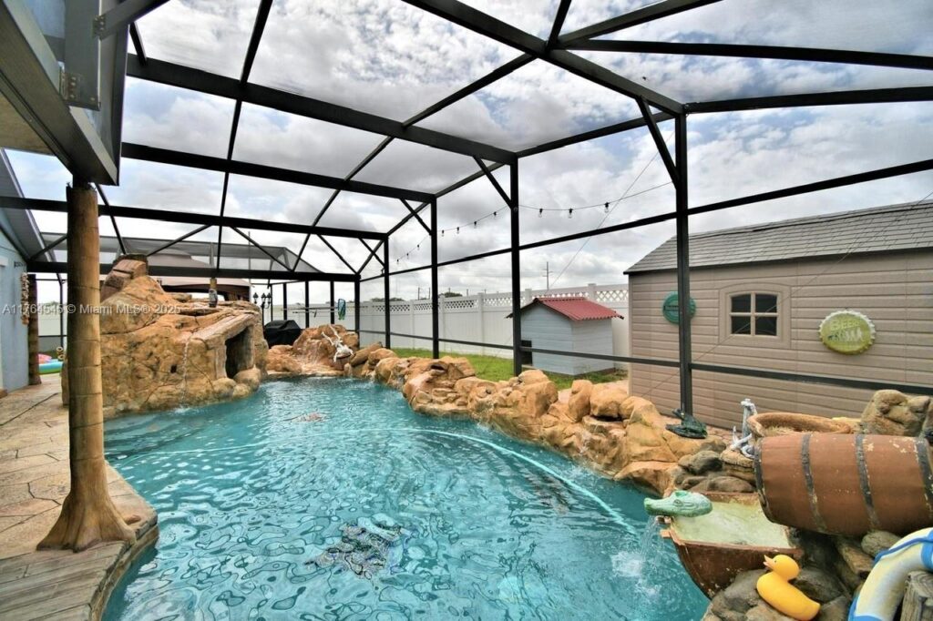 260 CHESHIRE WAY, Davenport FL 33897