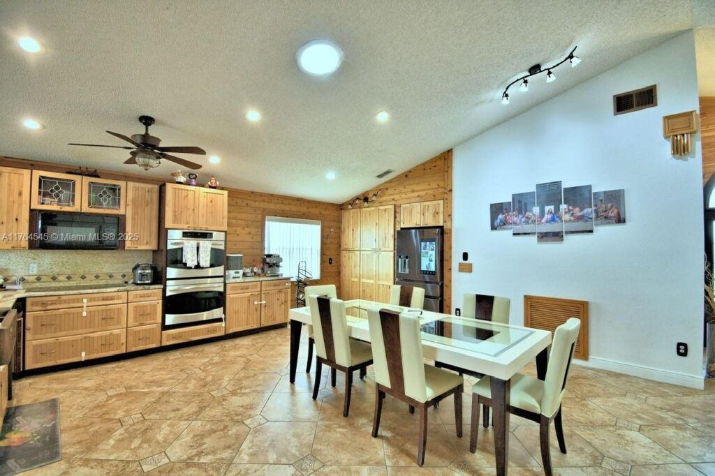 260 CHESHIRE WAY, Davenport FL 33897