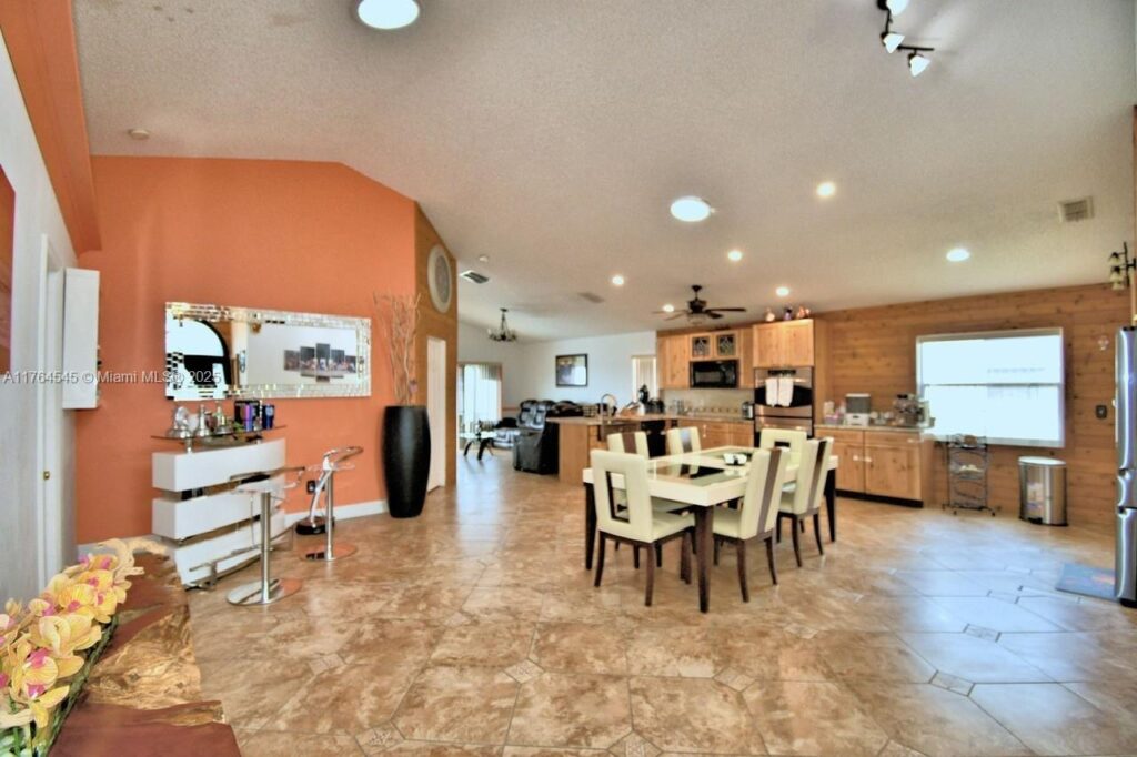 260 CHESHIRE WAY, Davenport FL 33897