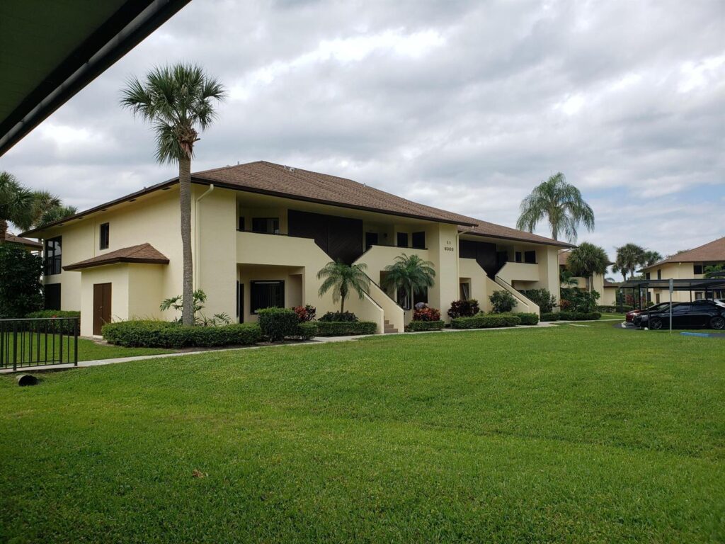 6303 SE Williamsburg Drive # 201, Hobe Sound FL 33455
