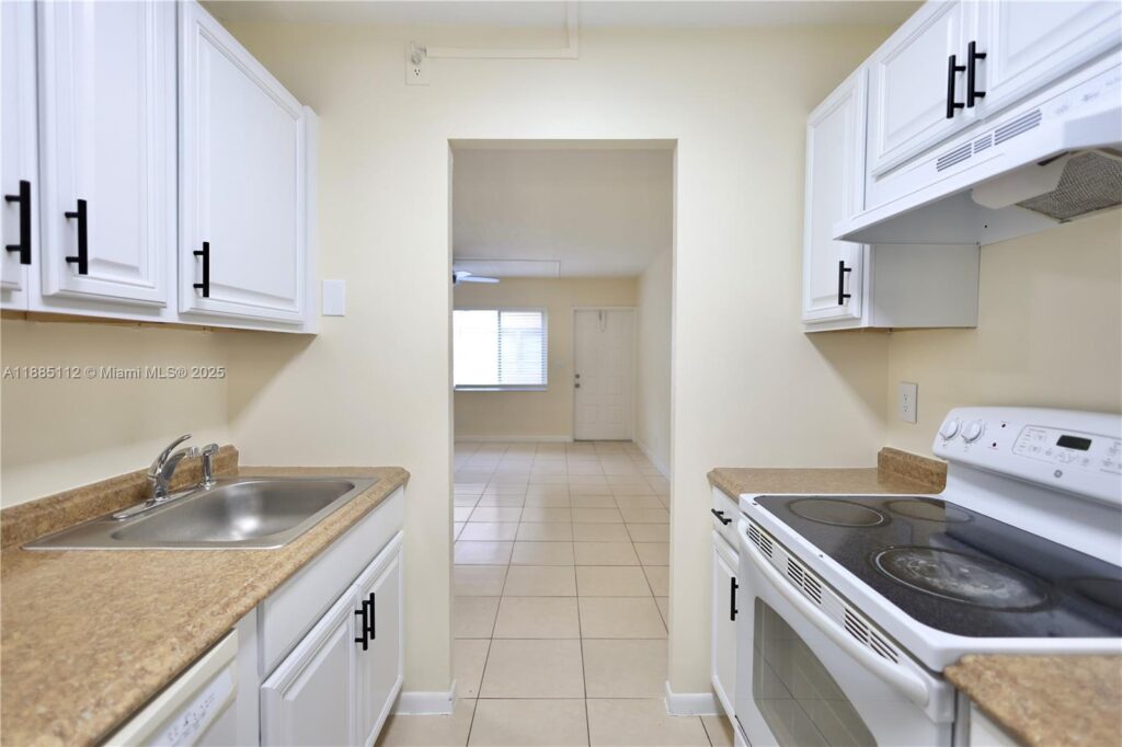 10016 Twin Lakes Dr # C, Coral Springs FL 33071