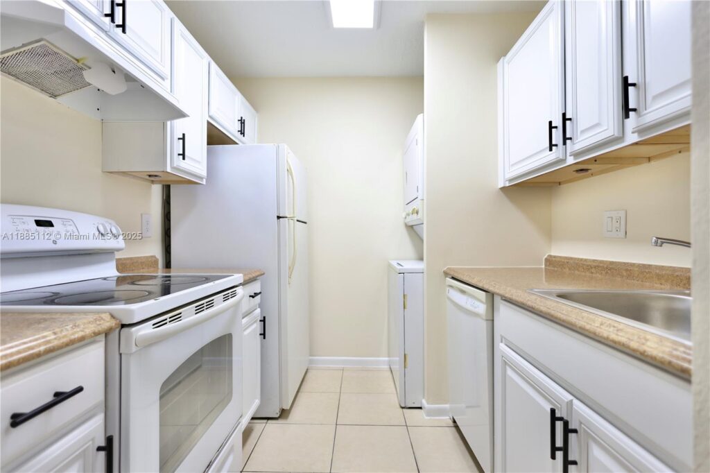10016 Twin Lakes Dr # C, Coral Springs FL 33071