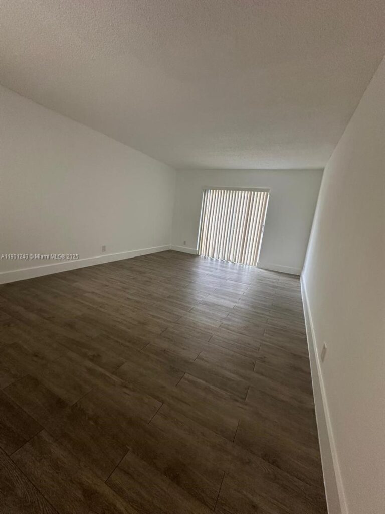 18101 NW 68th Ave # E210, Hialeah FL 33015