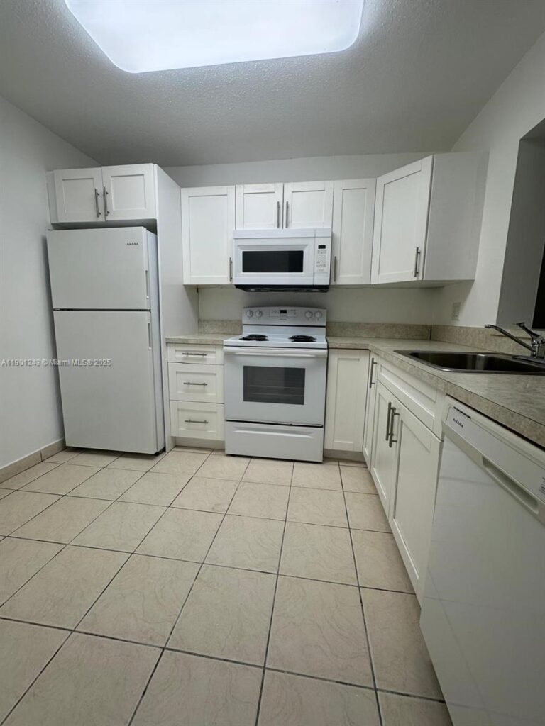 18101 NW 68th Ave # E210, Hialeah FL 33015