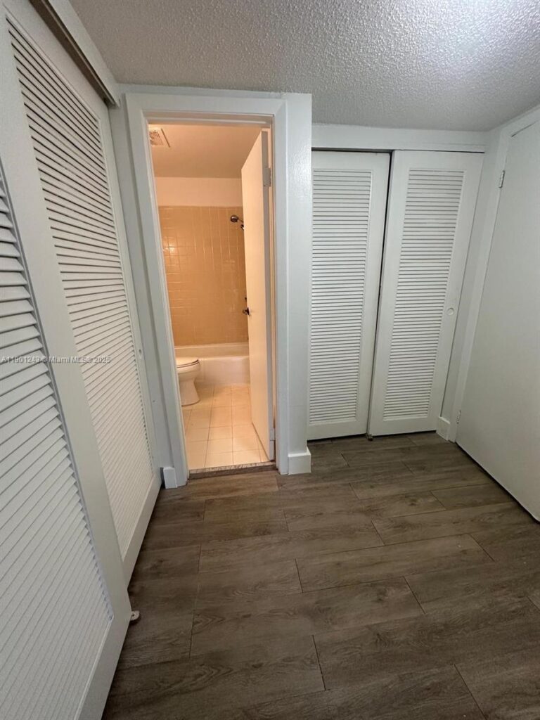 18101 NW 68th Ave # E210, Hialeah FL 33015