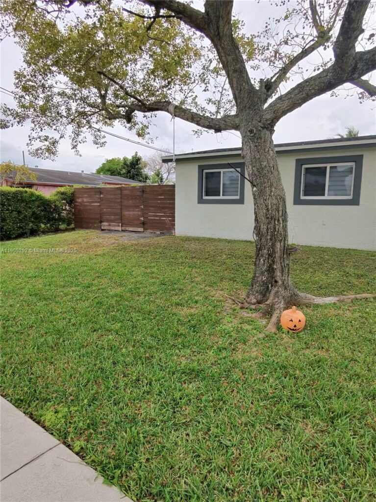 20180 NW 14th Ct, Miami Gardens FL 33169
