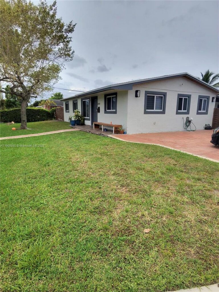 20180 NW 14th Ct, Miami Gardens FL 33169