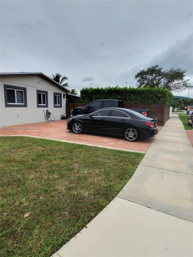20180 NW 14th Ct, Miami Gardens FL 33169