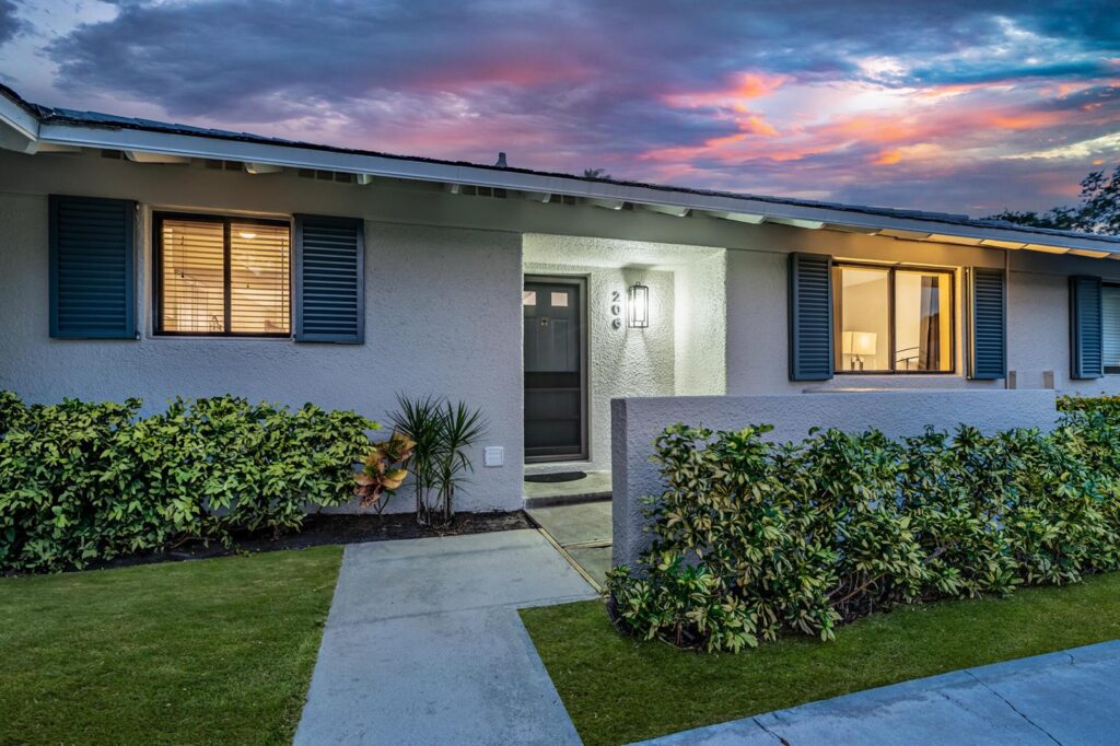 206 Club Drive, Palm Beach Gardens FL 33418