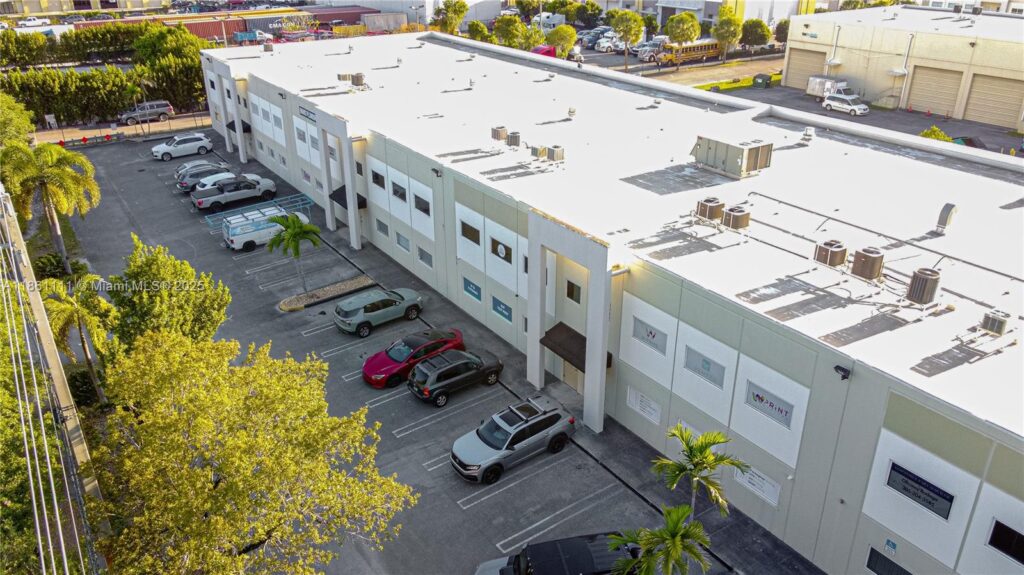 10800 NW 21st St, Sweetwater FL 33172