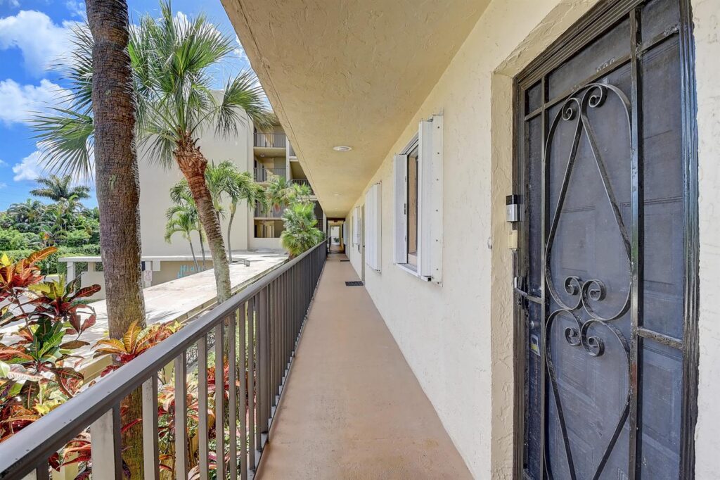 890 N Federal Highway # 206, Lantana FL 33462