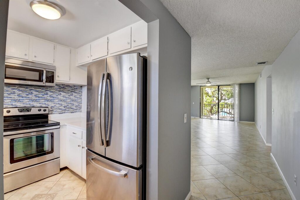 890 N Federal Highway # 206, Lantana FL 33462