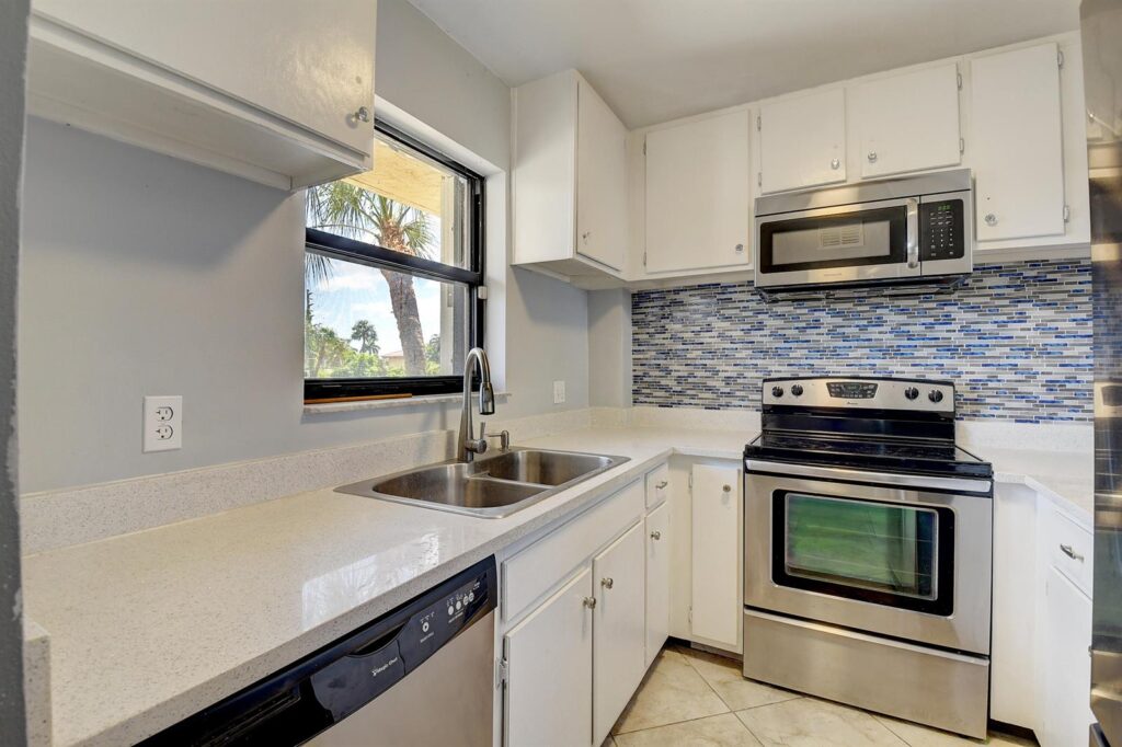 890 N Federal Highway # 206, Lantana FL 33462