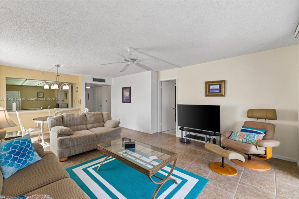 1087 Forest Lakes Drive # 309, Naples FL 34105