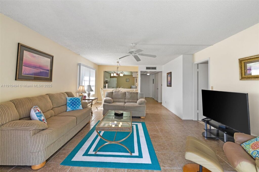 1087 Forest Lakes Drive # 309, Naples FL 34105