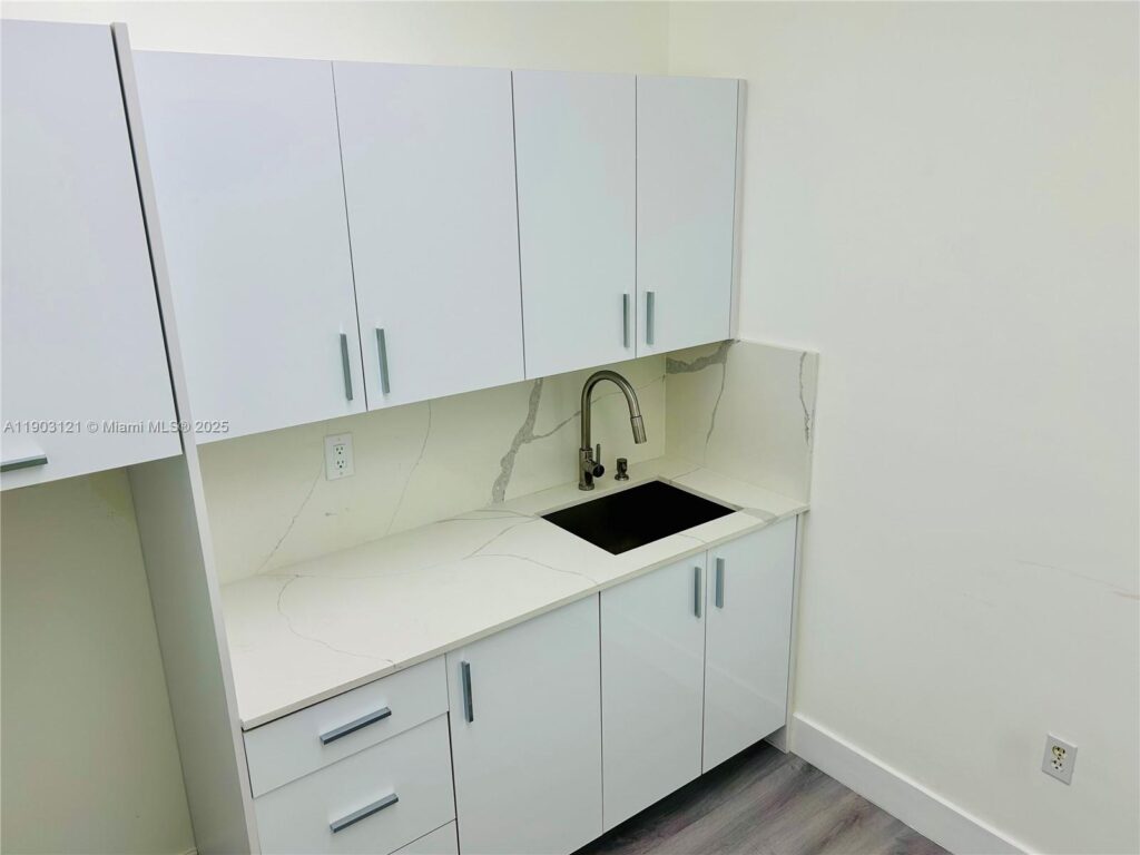 10305 NW 41st St # 216, Doral FL 33178