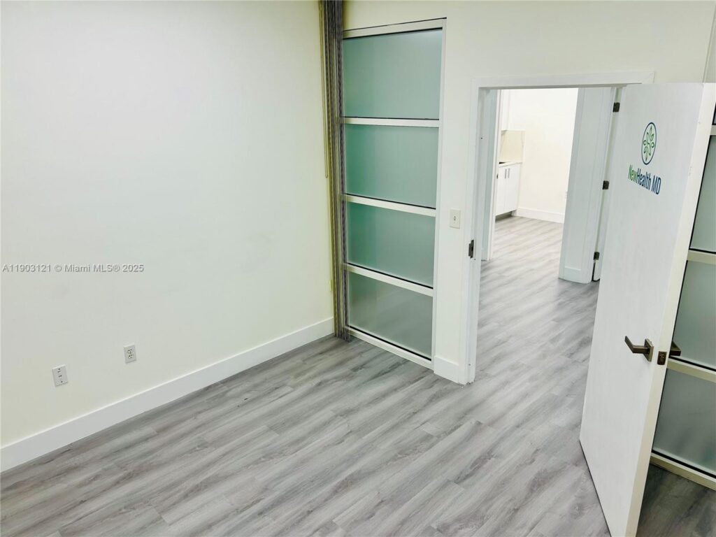 10305 NW 41st St # 216, Doral FL 33178