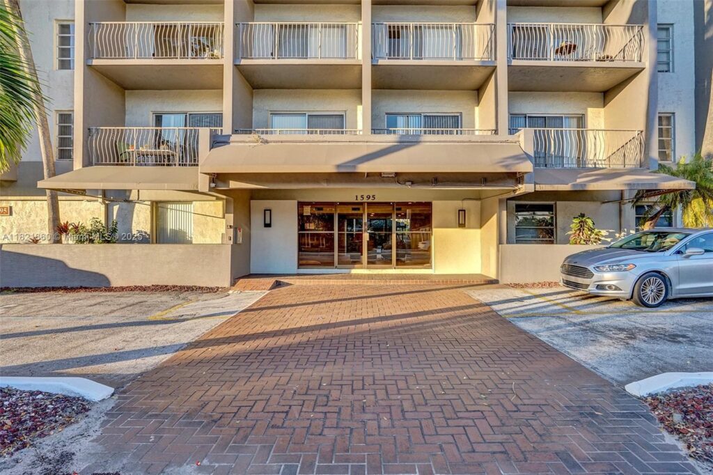 1595 NE 135th St # 339, North Miami FL 33161