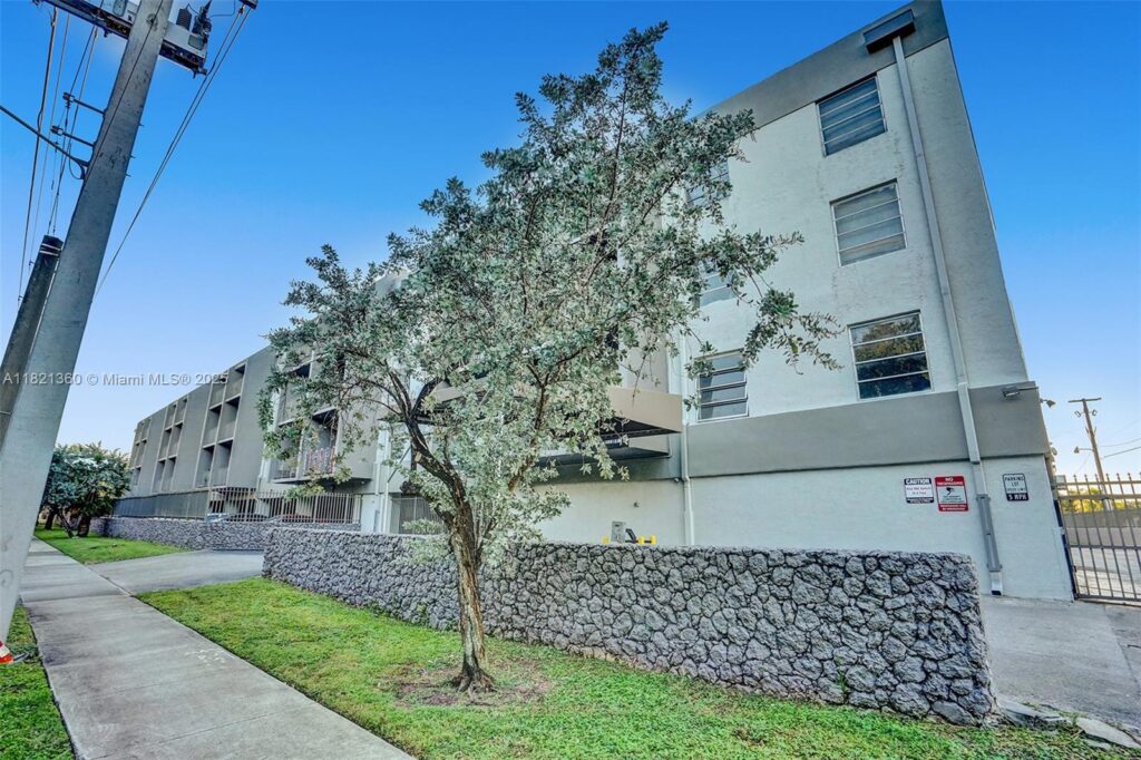 1595 NE 135th St # 339, North Miami FL 33161