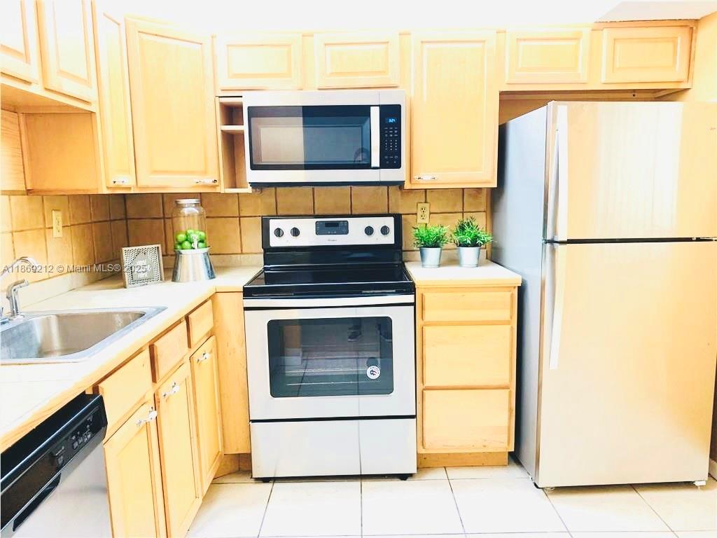 1820 SW 81st Ave # 3405, North Lauderdale FL 33068