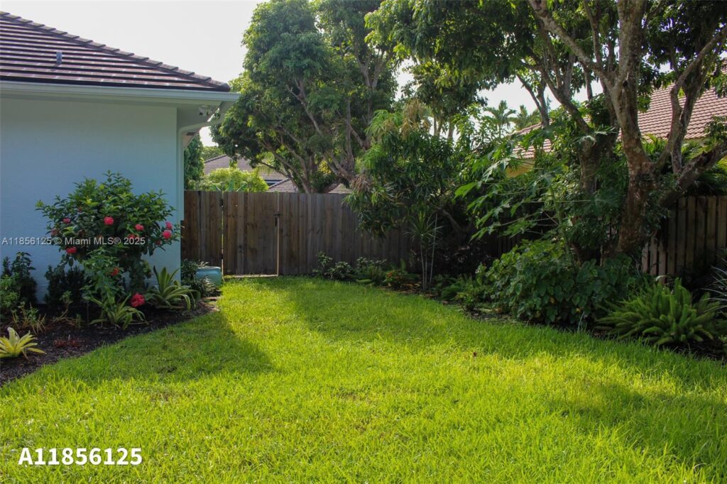 15255 SW 80th Ave, Palmetto Bay FL 33157
