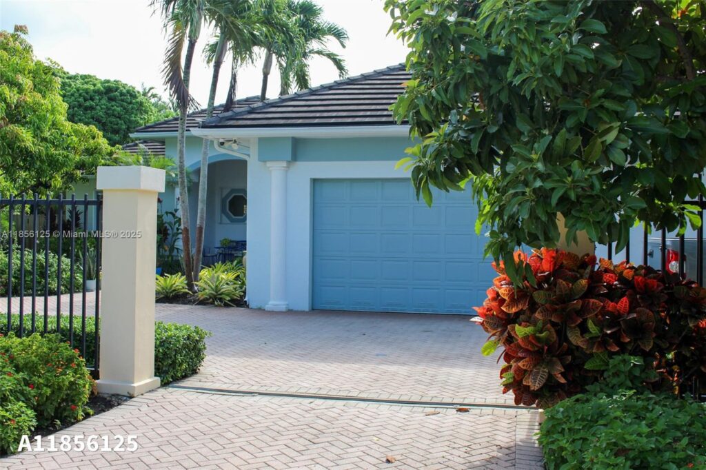 15255 SW 80th Ave, Palmetto Bay FL 33157