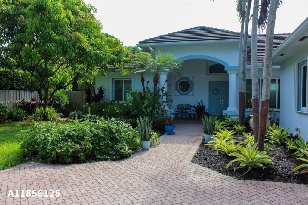 15255 SW 80th Ave, Palmetto Bay FL 33157