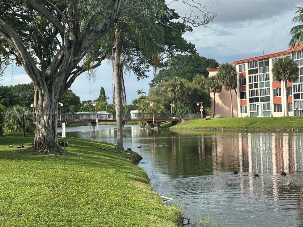 1101 NW 58th Ter # 108, Sunrise FL 33313