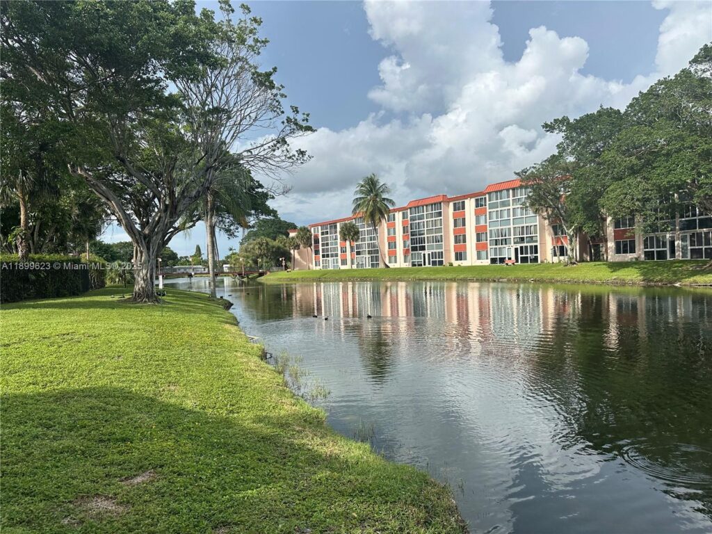1101 NW 58th Ter # 108, Sunrise FL 33313