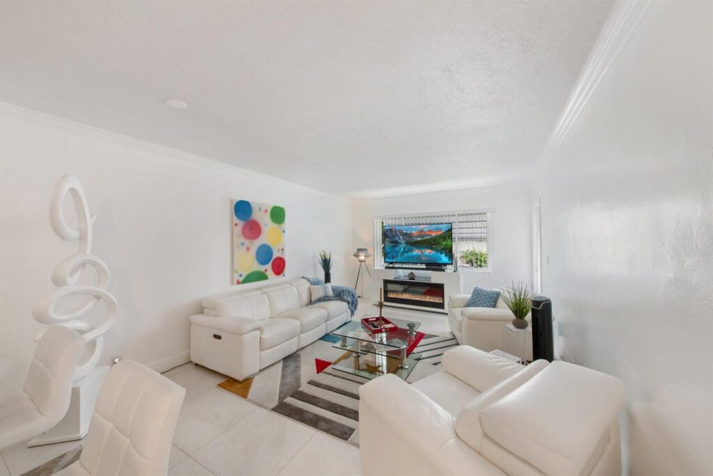2581 N Garden Drive # 206, Lake Worth FL 33461