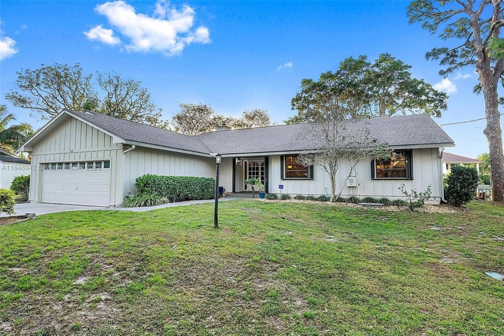 934 Penn Trl, Jupiter FL 33458