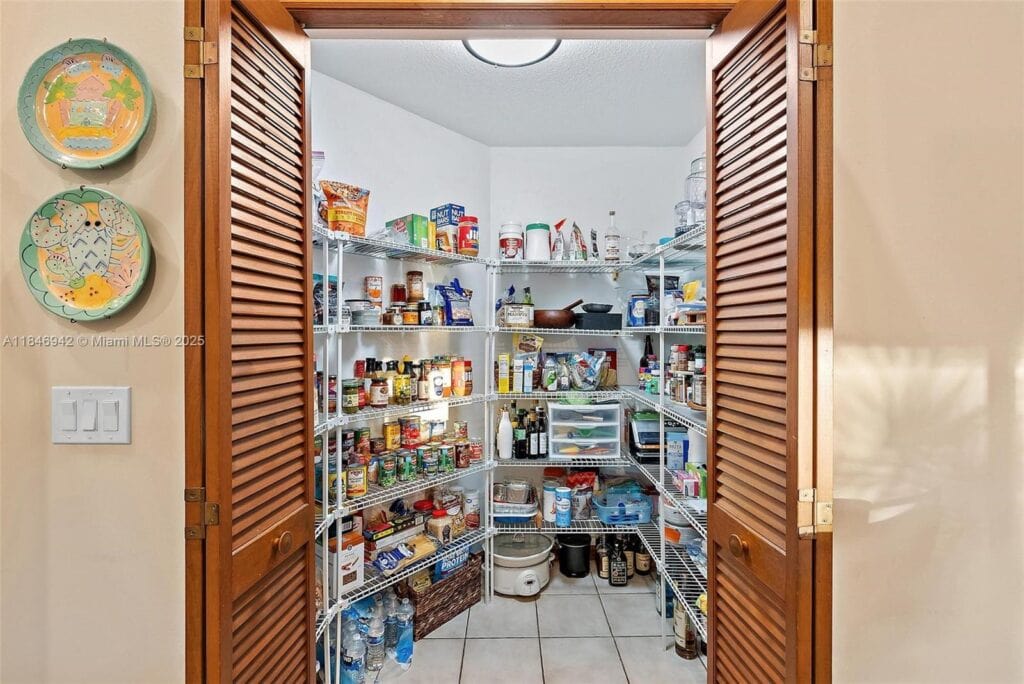 934 Penn Trl, Jupiter FL 33458