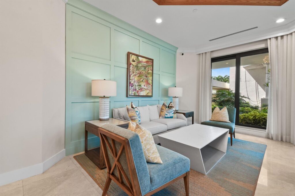 3322 Casseekey Island Road # 302, Jupiter FL 33477