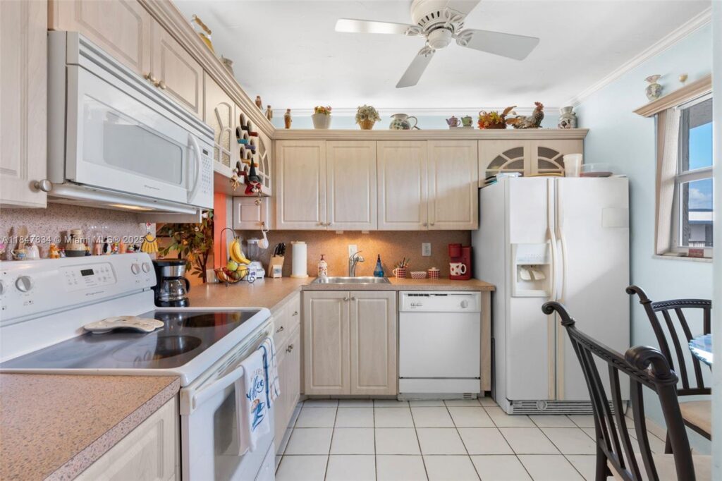 3120 Holiday Springs Blvd # 301, Margate FL 33063