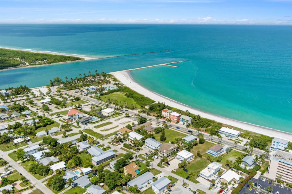 670 Hernando Street, Fort Pierce FL 34949