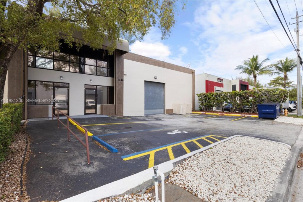 1740 NW 93 AV # 1740, Doral FL 33172