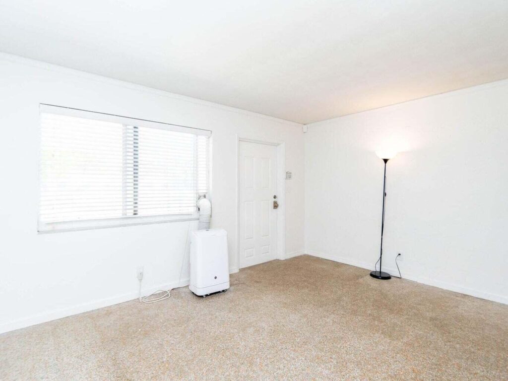 4230 NE 1st Terrace, Oakland Park FL 33334